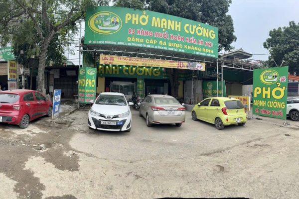 Ăn sáng Hòa Lạc ở đâu ngon? Gợi ý bữa sáng với phở bò nóng hổi